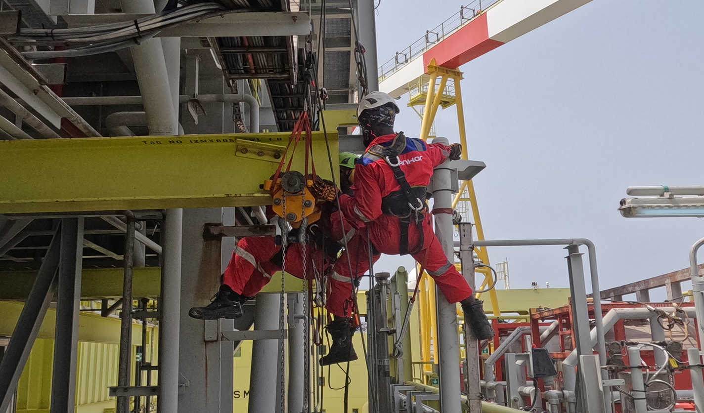 Ankor rope access technicians performing structural inspection